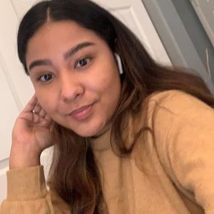 Meet your Posher, Adriana